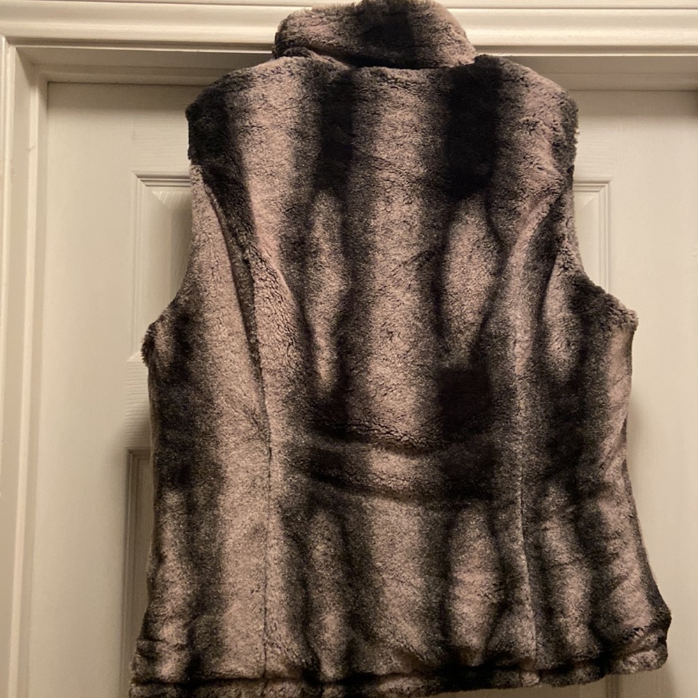 Reversible Vest - Picture 4 of 5